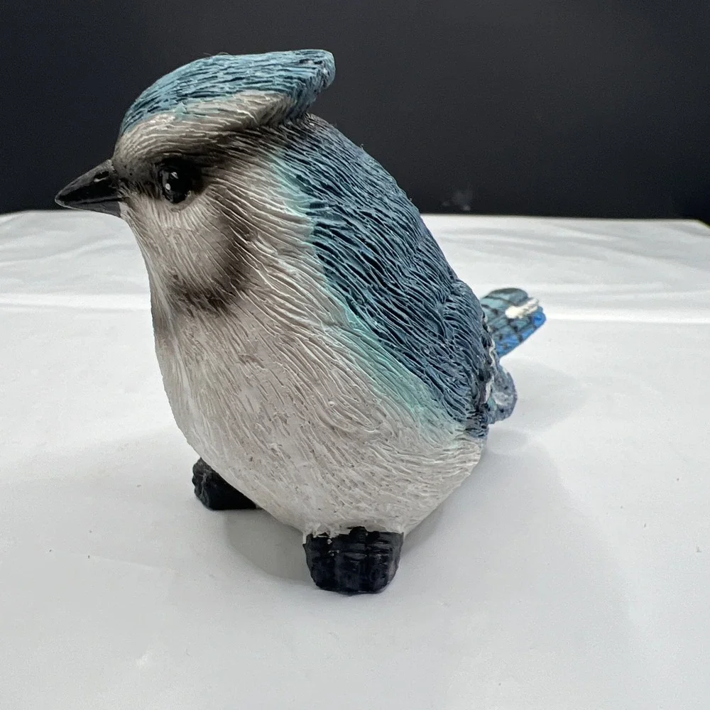 Leaf & Petal Textured Blue Jay Bird Figurine Painted Resin Garden Shelf Decor